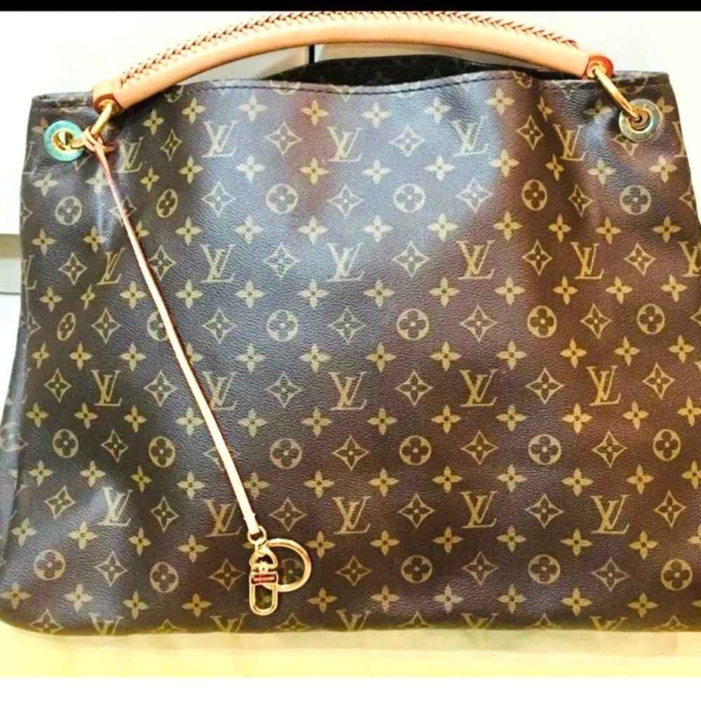 Artsy GM Louis Vuitton